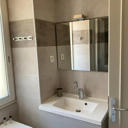 Duplex 4 Personnes Clim Wifi Parking Lägenhet Partinello