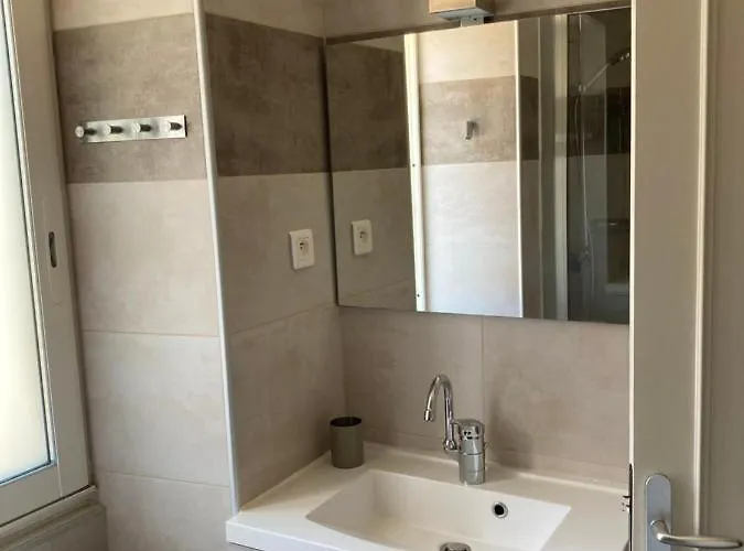 Duplex 4 Personnes Clim Wifi Parking דירה Partinello