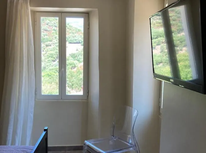 Duplex 4 Personnes Clim Wifi Parking דירה